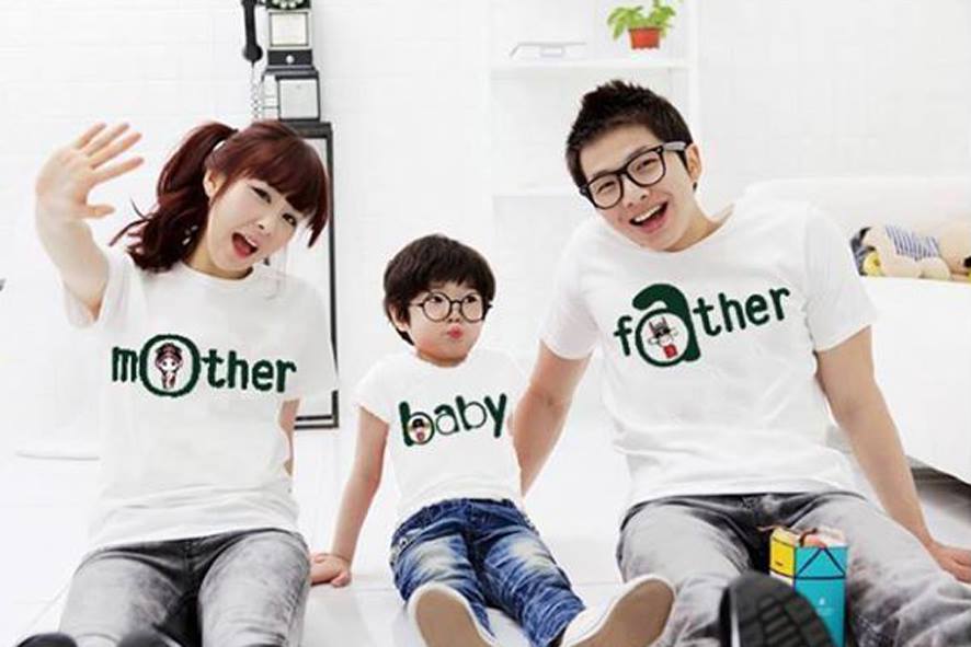 Ao-thun-gia-dinh-in-chu-father-mother-baby